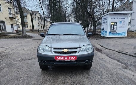 Chevrolet Niva I рестайлинг, 2017 год, 845 000 рублей, 5 фотография