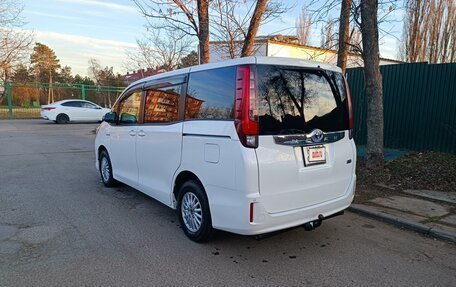 Toyota Noah III, 2015 год, 2 100 000 рублей, 3 фотография