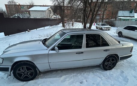 Mercedes-Benz E-Класс, 1994 год, 700 000 рублей, 6 фотография