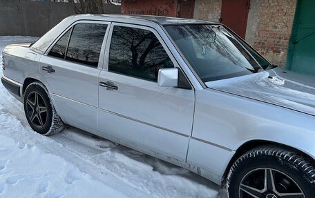 Mercedes-Benz E-Класс, 1994 год, 700 000 рублей, 5 фотография