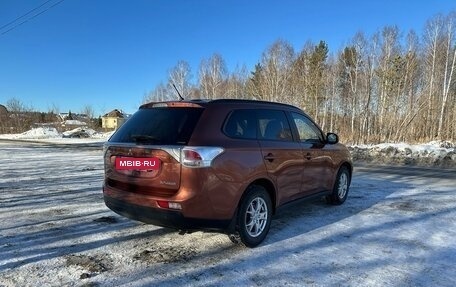 Mitsubishi Outlander III рестайлинг 3, 2013 год, 1 650 000 рублей, 4 фотография