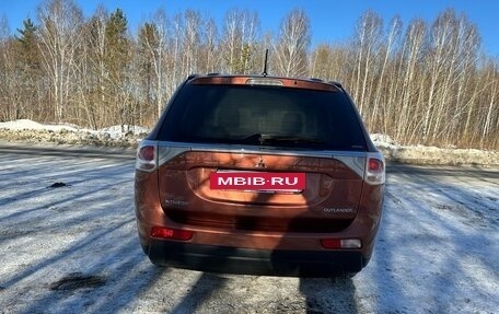 Mitsubishi Outlander III рестайлинг 3, 2013 год, 1 650 000 рублей, 6 фотография