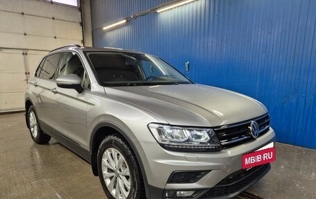 Volkswagen Tiguan II, 2020 год, 2 400 000 рублей, 3 фотография