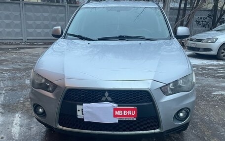 Mitsubishi Outlander III рестайлинг 3, 2009 год, 1 100 000 рублей, 2 фотография