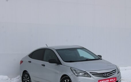 Hyundai Solaris II рестайлинг, 2015 год, 990 000 рублей, 3 фотография