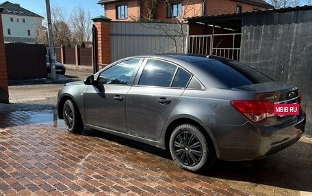 Chevrolet Cruze II, 2010 год, 715 000 рублей, 6 фотография