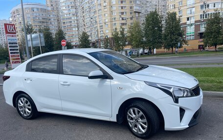 KIA Rio IV, 2021 год, 1 450 000 рублей, 6 фотография