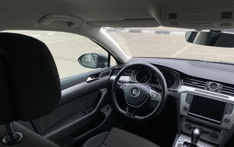 Volkswagen Passat B8 рестайлинг, 2017 год, 2 200 000 рублей, 15 фотография