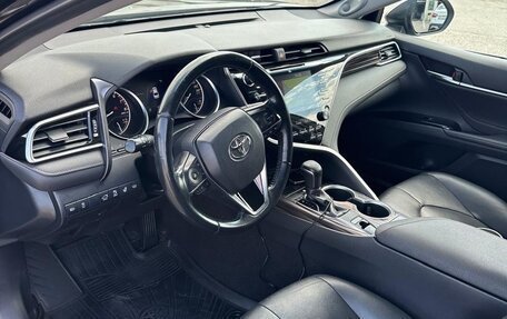 Toyota Camry, 2019 год, 2 700 000 рублей, 2 фотография