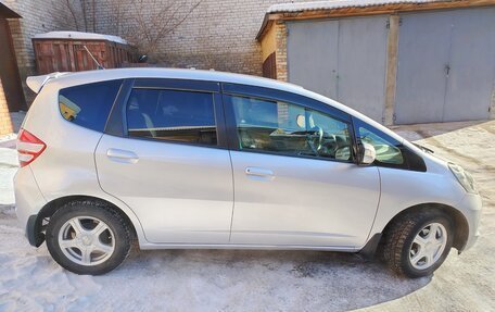 Honda Fit III, 2010 год, 820 000 рублей, 2 фотография