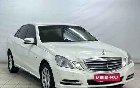 Mercedes-Benz E-Класс, 2011 год, 1 580 000 рублей, 2 фотография