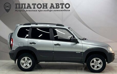 Chevrolet Niva I рестайлинг, 2015 год, 828 000 рублей, 6 фотография