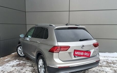 Volkswagen Tiguan II, 2019 год, 2 699 000 рублей, 4 фотография