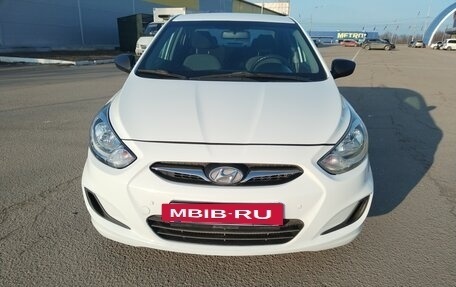 Hyundai Solaris II рестайлинг, 2014 год, 860 000 рублей, 5 фотография