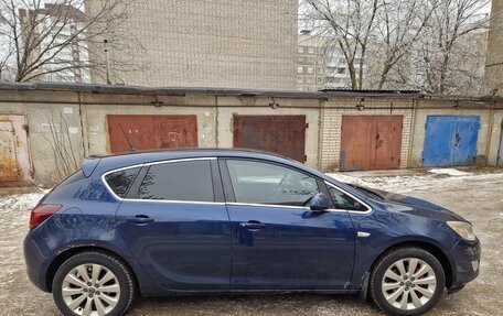 Opel Astra J, 2011 год, 600 000 рублей, 4 фотография