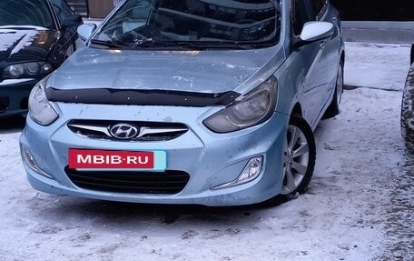 Hyundai Solaris II рестайлинг, 2011 год, 725 000 рублей, 2 фотография