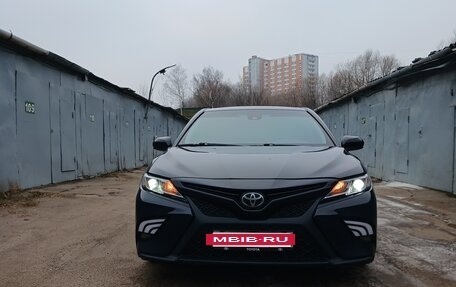 Toyota Camry, 2019 год, 2 000 000 рублей, 3 фотография