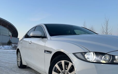 Jaguar XE I рестайлинг, 2017 год, 2 250 000 рублей, 3 фотография