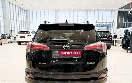 Toyota RAV4, 2017 год, 2 250 000 рублей, 6 фотография