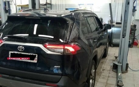 Toyota RAV4, 2020 год, 3 750 000 рублей, 3 фотография