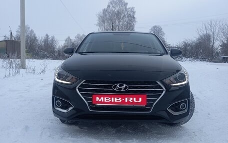 Hyundai Solaris II рестайлинг, 2018 год, 1 555 000 рублей, 3 фотография