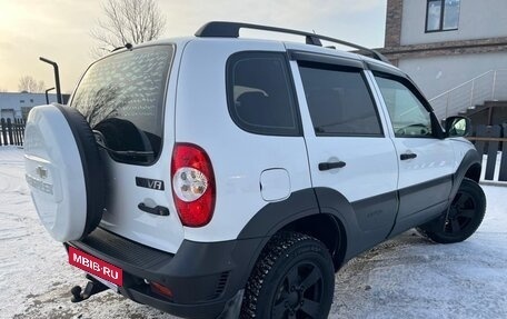 Chevrolet Niva I рестайлинг, 2018 год, 889 900 рублей, 7 фотография