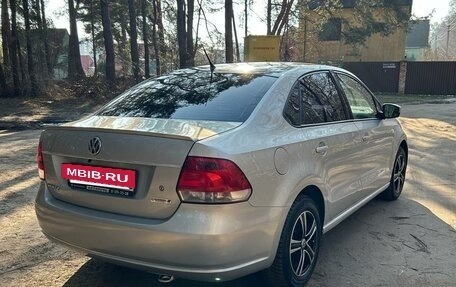 Volkswagen Polo VI (EU Market), 2011 год, 870 000 рублей, 2 фотография