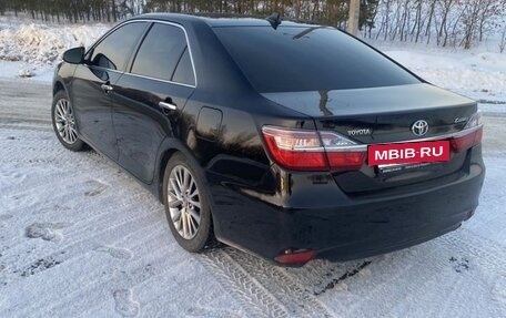 Toyota Camry, 2017 год, 2 690 000 рублей, 3 фотография