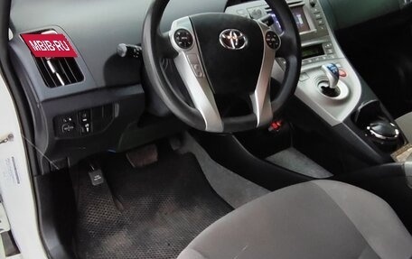 Toyota Prius, 2013 год, 1 400 000 рублей, 3 фотография