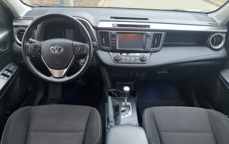 Toyota RAV4, 2017 год, 2 350 000 рублей, 2 фотография