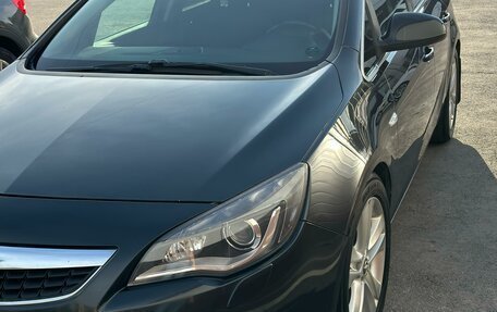 Opel Astra J, 2012 год, 870 000 рублей, 1 фотография