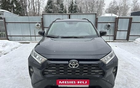 Toyota RAV4, 2019 год, 2 680 000 рублей, 2 фотография