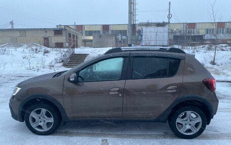 Renault Sandero II рестайлинг, 2022 год, 1 650 000 рублей, 7 фотография