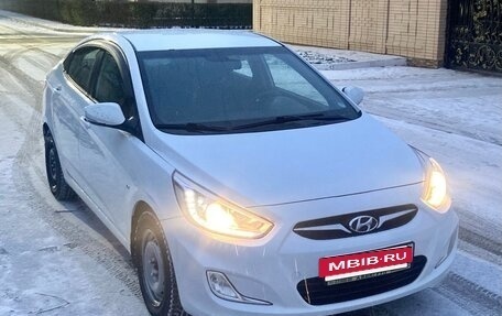 Hyundai Solaris II рестайлинг, 2013 год, 850 000 рублей, 4 фотография