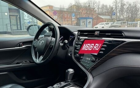 Toyota Camry, 2018 год, 2 940 000 рублей, 10 фотография