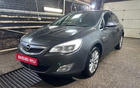 Opel Astra J, 2011 год, 750 000 рублей, 2 фотография