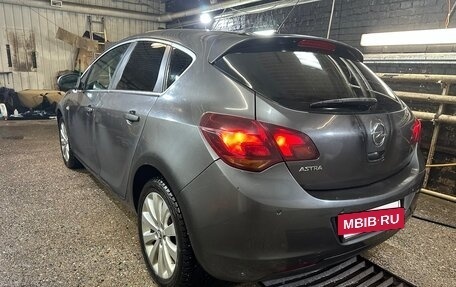 Opel Astra J, 2011 год, 750 000 рублей, 3 фотография