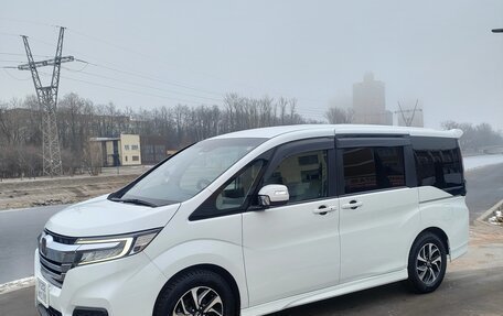 Honda Stepwgn IV, 2019 год, 3 050 000 рублей, 1 фотография