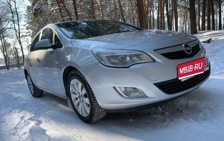 Opel Astra J, 2012 год, 800 000 рублей, 1 фотография