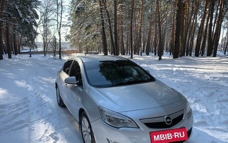 Opel Astra J, 2012 год, 800 000 рублей, 2 фотография