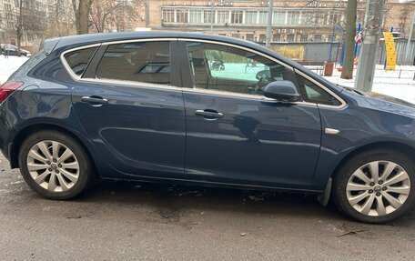 Opel Astra J, 2011 год, 600 000 рублей, 3 фотография