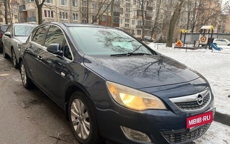 Opel Astra J, 2011 год, 600 000 рублей, 2 фотография