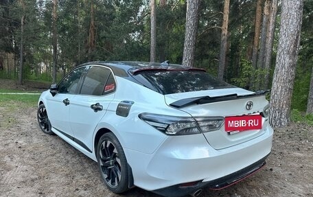 Toyota Camry, 2020 год, 3 600 000 рублей, 7 фотография