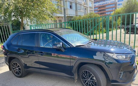 Toyota RAV4, 2019 год, 3 900 000 рублей, 7 фотография