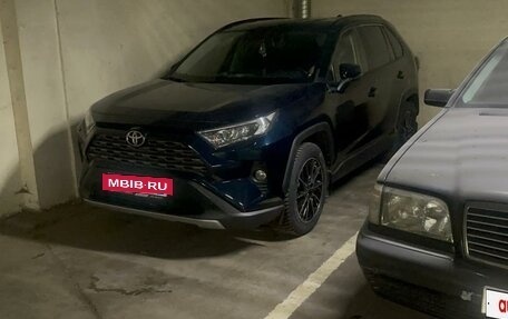 Toyota RAV4, 2019 год, 3 900 000 рублей, 6 фотография