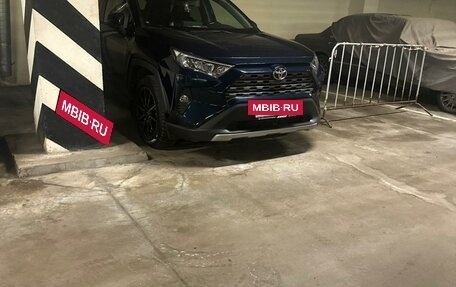 Toyota RAV4, 2019 год, 3 900 000 рублей, 12 фотография