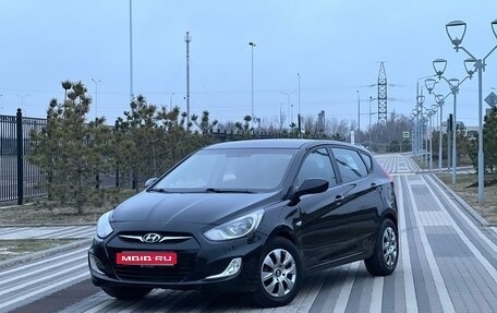 Hyundai Solaris II рестайлинг, 2011 год, 795 000 рублей, 1 фотография