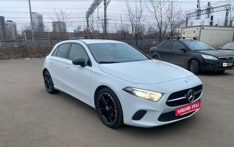 Mercedes-Benz A-Класс, 2018 год, 2 750 000 рублей, 3 фотография