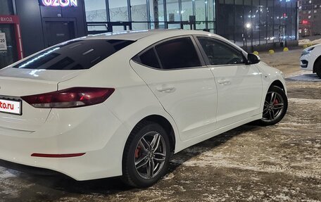 Hyundai Elantra VI рестайлинг, 2016 год, 1 250 000 рублей, 6 фотография