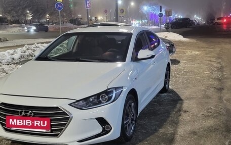 Hyundai Elantra VI рестайлинг, 2016 год, 1 250 000 рублей, 2 фотография